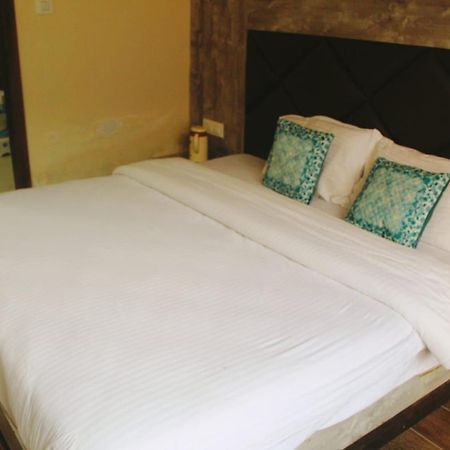Hotel White Cloud Banikhet Экстерьер фото