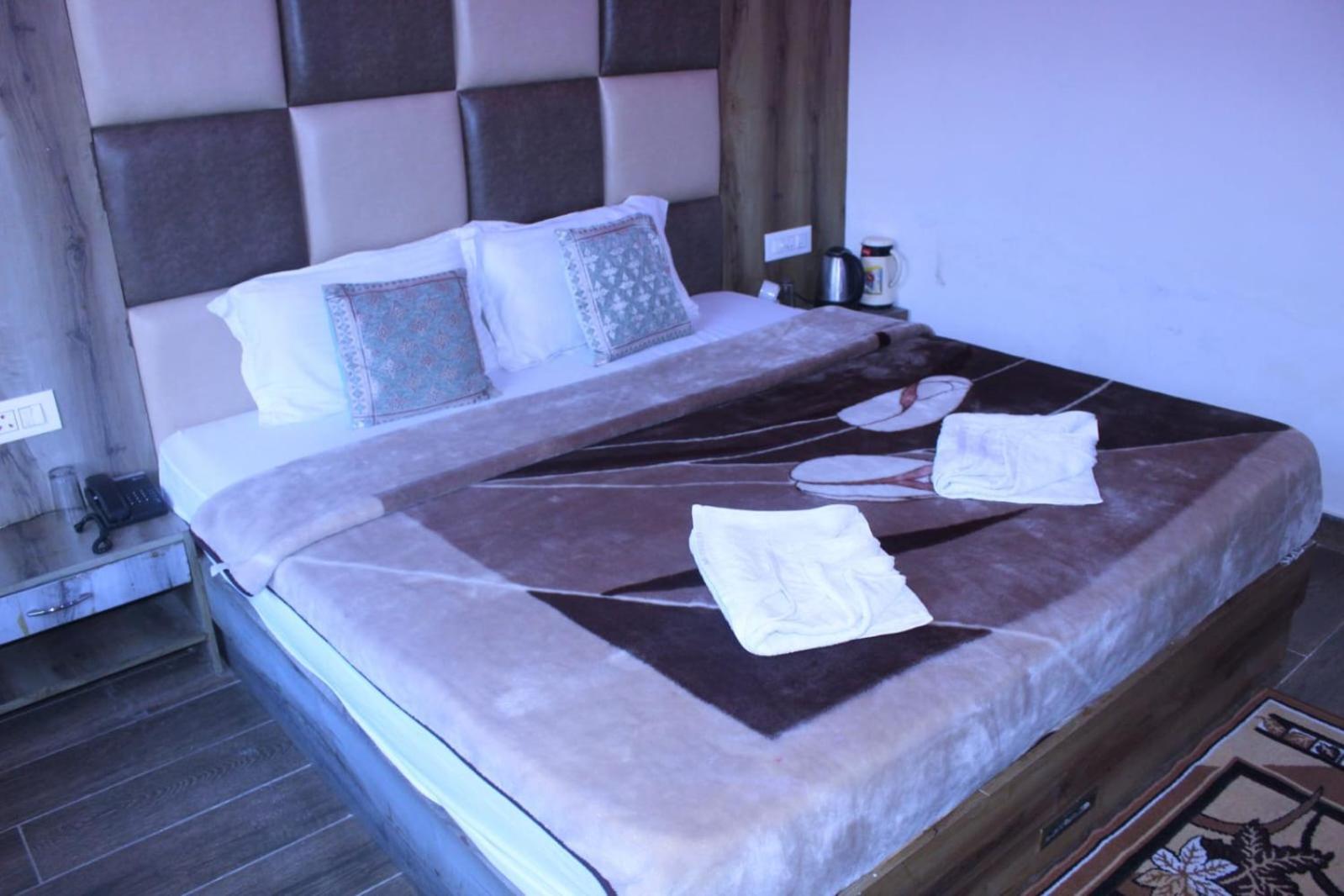 Hotel White Cloud Banikhet Экстерьер фото