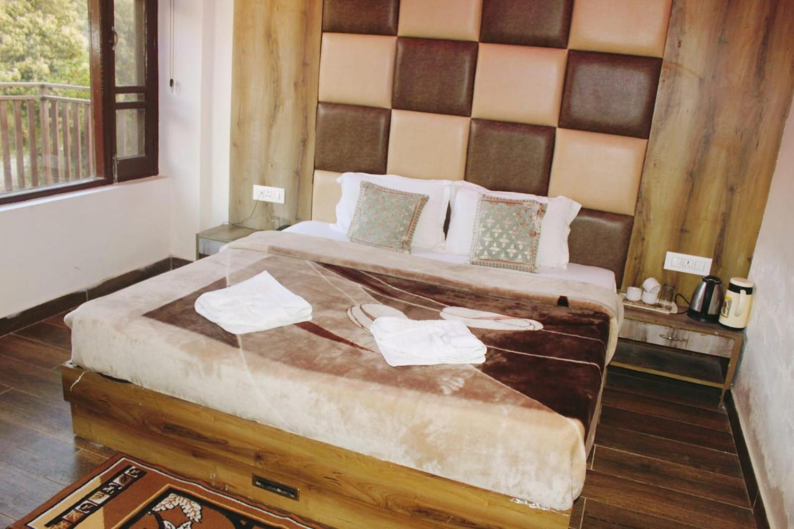 Hotel White Cloud Banikhet Экстерьер фото